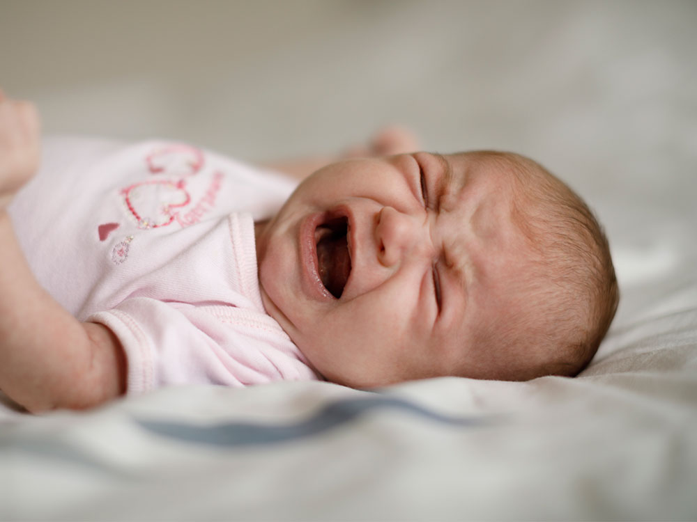 Cuánto tiempo puede aguantar un bebé sin dormir